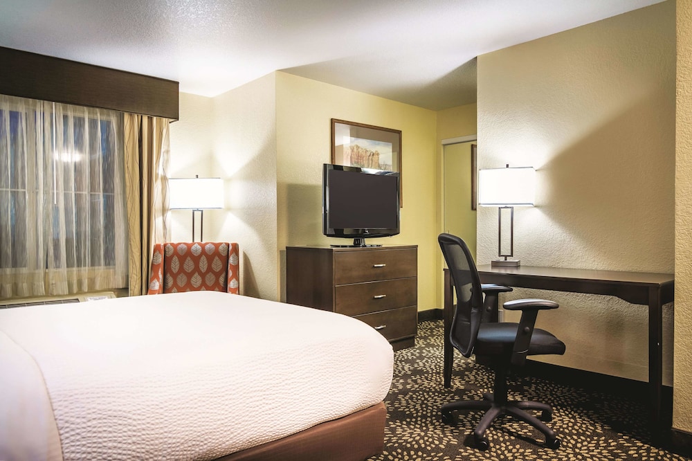 Imagen de la habitación del Hotel La Quinta Inn and Suites By Wyndham Las Vegas Red Rock. Foto 4