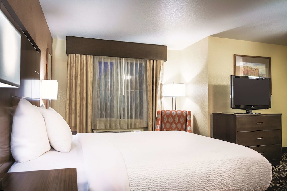 Imagen de la habitación del Hotel La Quinta Inn and Suites By Wyndham Las Vegas Red Rock. Foto 5