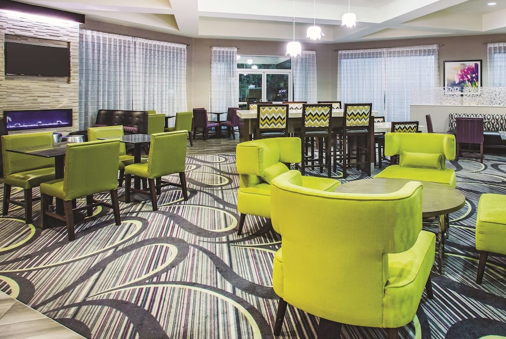 Imagen de los interiores del Hotel La Quinta Inn and Suites By Wyndham Las Vegas Summerlin Tech. Foto 18