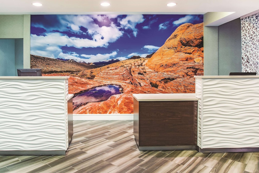 Imagen de los interiores del Hotel La Quinta Inn and Suites By Wyndham Las Vegas Summerlin Tech. Foto 19