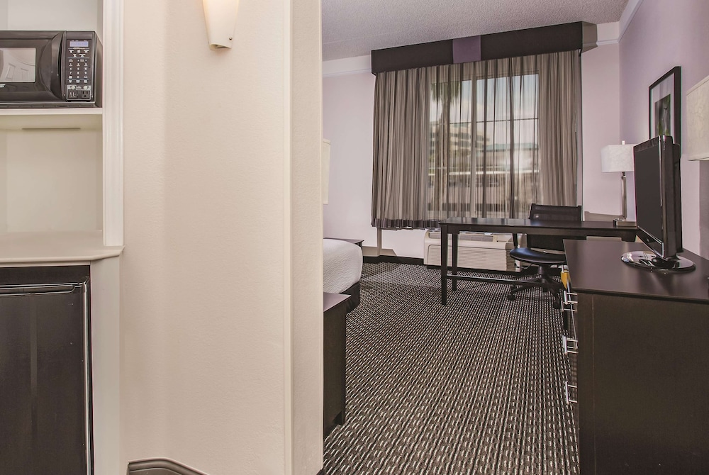 Imagen de la habitación del Hotel La Quinta Inn and Suites By Wyndham Las Vegas Summerlin Tech. Foto 11