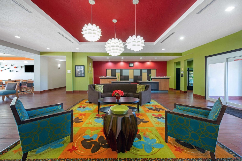 Imagen de los interiores del Hotel La Quinta Inn and Suites By Wyndham Leesville Ft. Polk. Foto 20