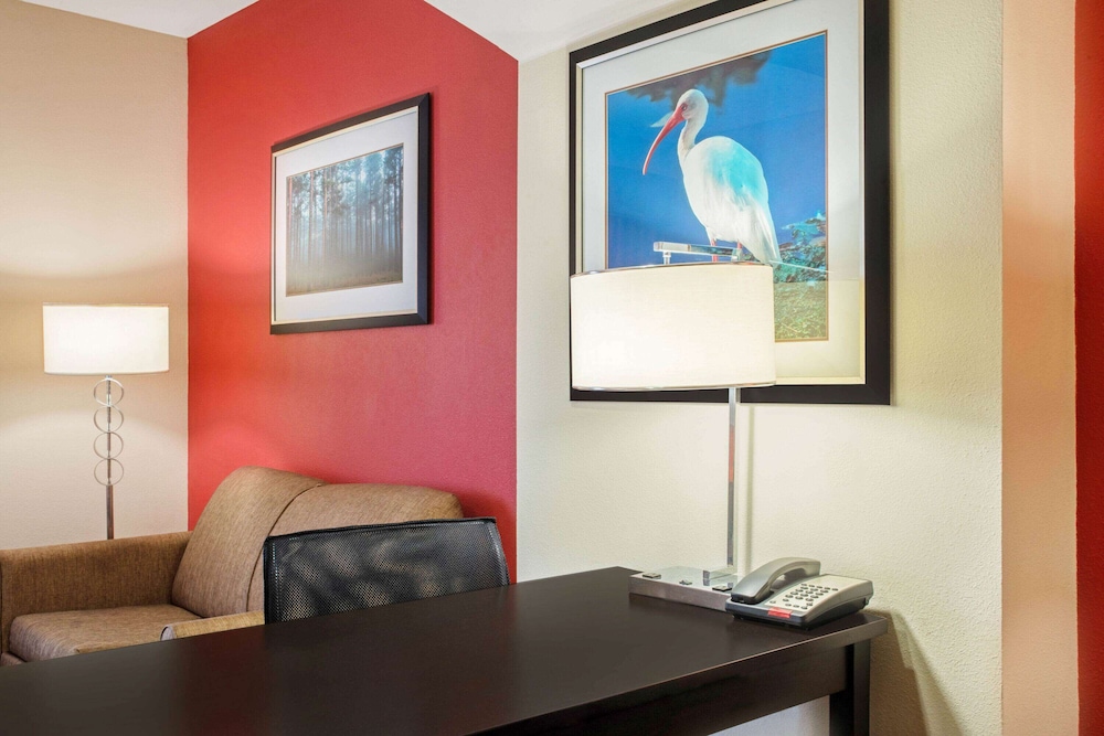 Imagen de la habitación del Hotel La Quinta Inn and Suites By Wyndham Leesville Ft. Polk. Foto 16