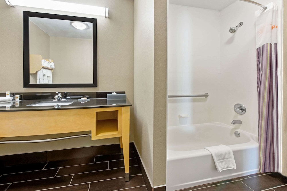 Imagen de la habitación del Hotel La Quinta Inn and Suites By Wyndham Leesville Ft. Polk. Foto 18