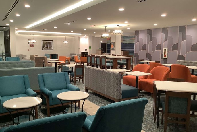 Imagen de los interiores del Hotel La Quinta Inn and Suites By Wyndham Littleton/red Rocks. Foto 9