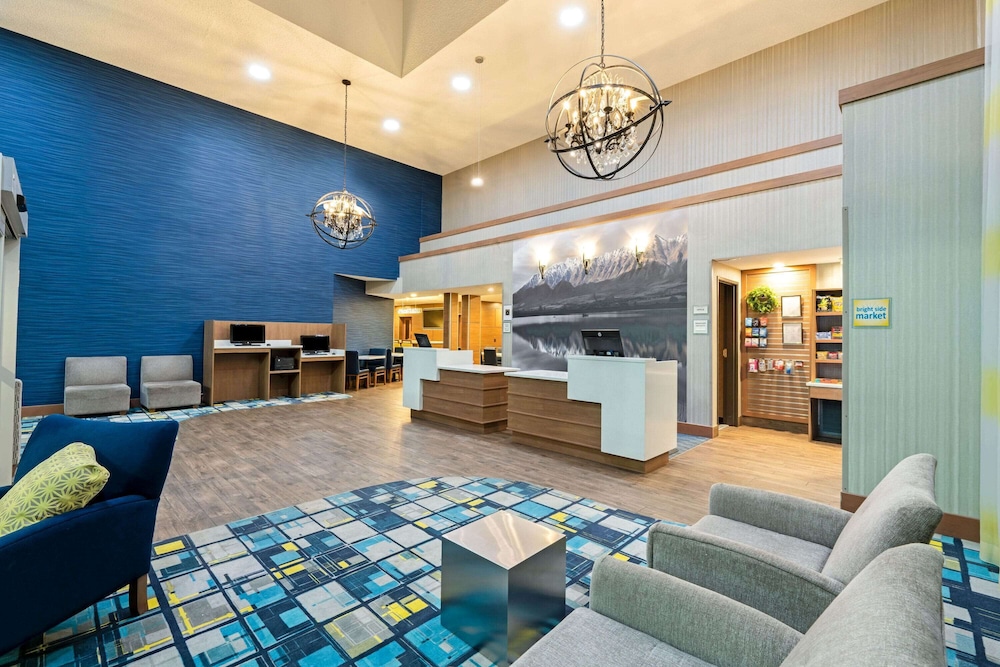 Imagen de los interiores del Hotel La Quinta Inn and Suites By Wyndham Logan. Foto 20