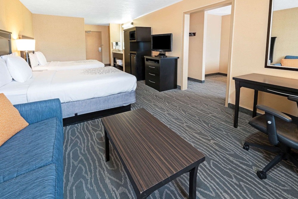 Imagen de la habitación del Hotel La Quinta Inn and Suites By Wyndham Logan. Foto 16