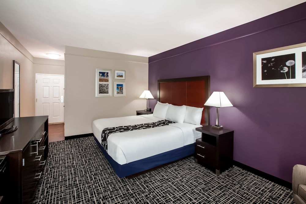 Imagen de la habitación del Hotel La Quinta Inn and Suites By Wyndham Lubbock North. Foto 2