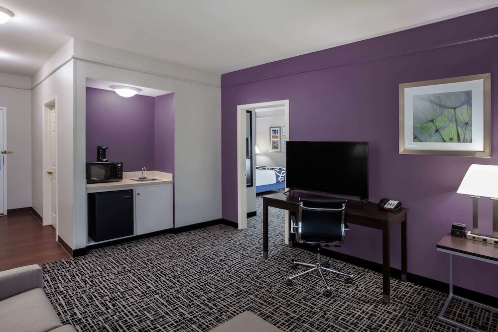 Imagen de la habitación del Hotel La Quinta Inn and Suites By Wyndham Lubbock North. Foto 5