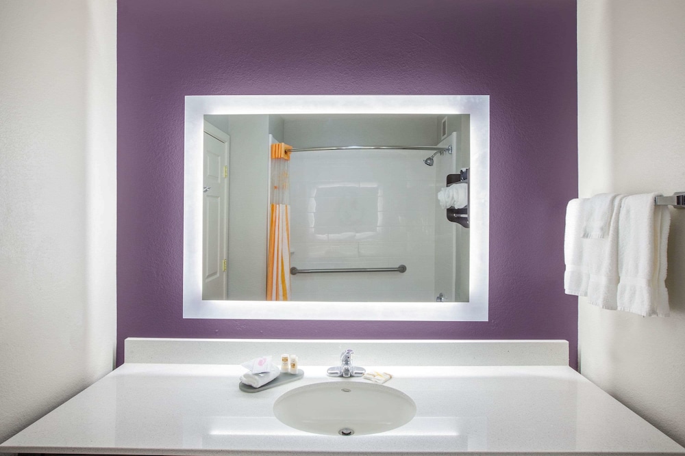 Imagen de la habitación del Hotel La Quinta Inn and Suites By Wyndham Lubbock North. Foto 9