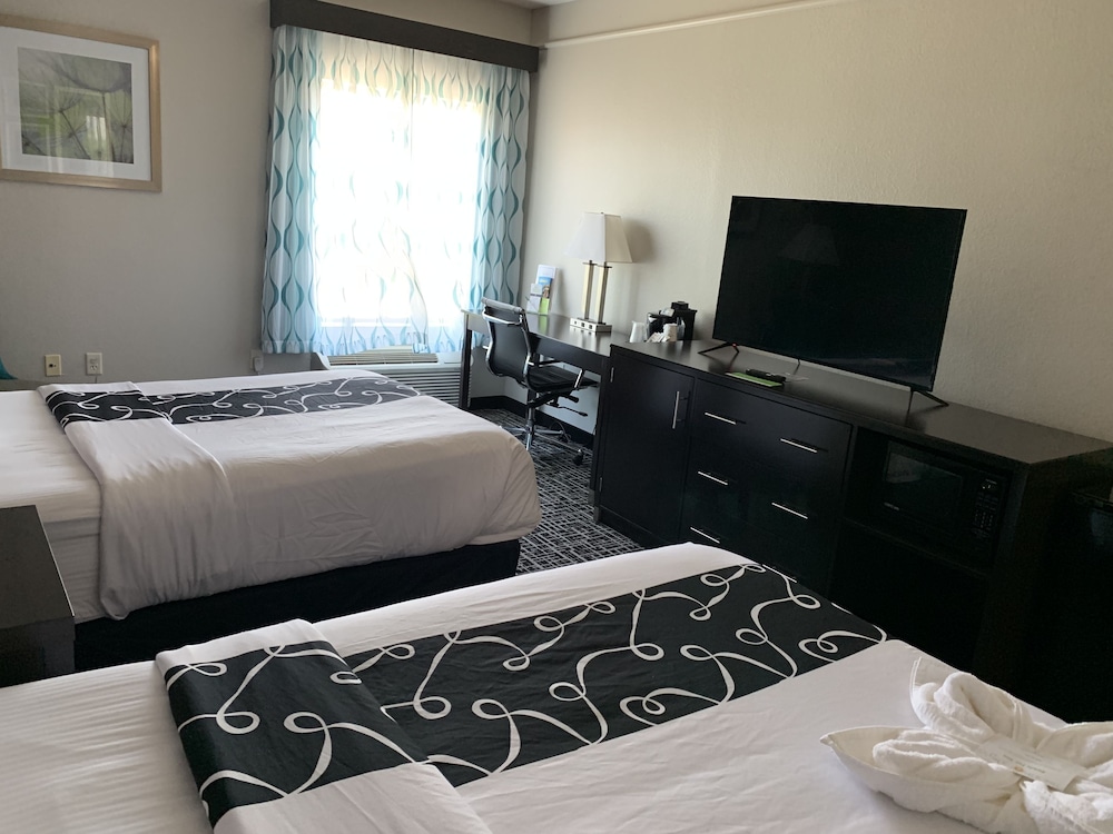 Imagen de la habitación del Hotel La Quinta Inn and Suites By Wyndham Lubbock North. Foto 11