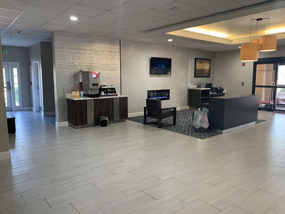 Imagen de los interiores del Hotel La Quinta Inn and Suites By Wyndham Lubbock North. Foto 20