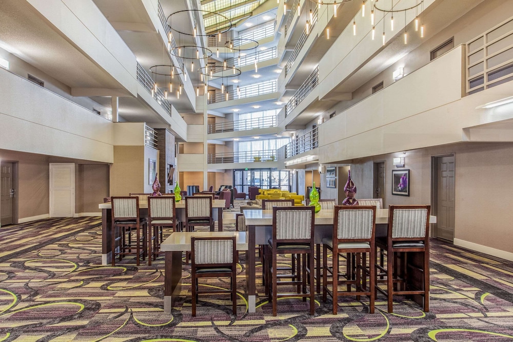 Imagen de los interiores del Hotel La Quinta Inn and Suites By Wyndham Lubbock West Medical Centr. Foto 18