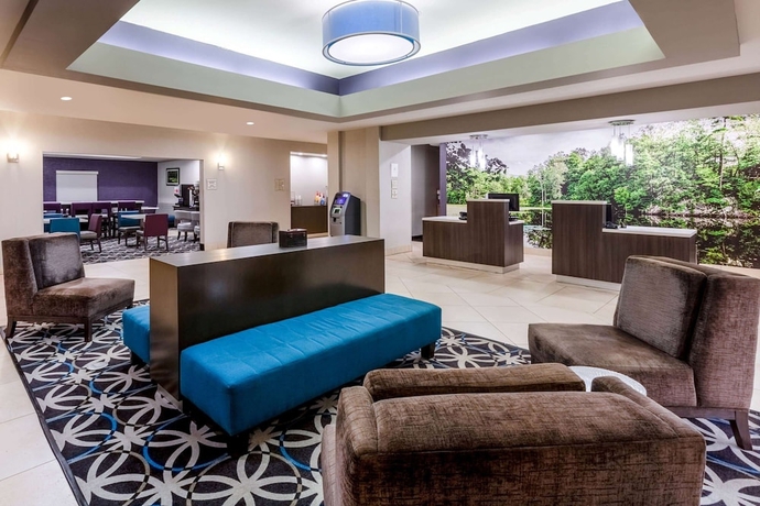 Imagen de los interiores del Hotel La Quinta Inn and Suites By Wyndham Lumberton. Foto 19