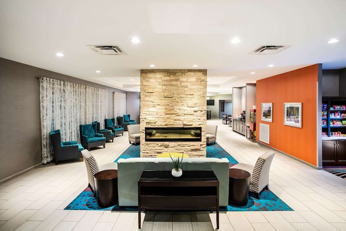 Imagen de los interiores del Hotel La Quinta Inn and Suites By Wyndham Lynchburg At Liberty Univ.. Foto 9