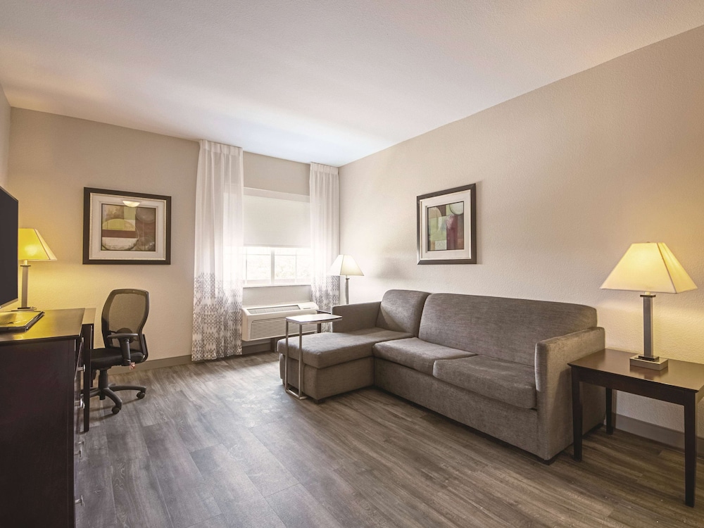 Imagen de la habitación del Hotel La Quinta Inn and Suites By Wyndham Mckinney. Foto 2