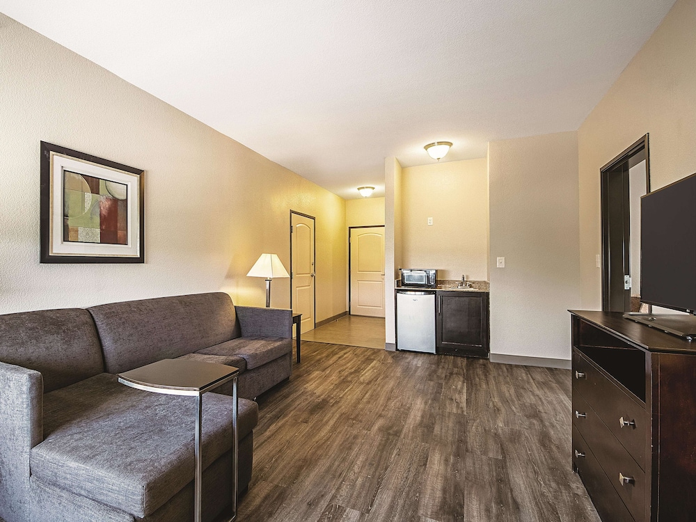 Imagen de la habitación del Hotel La Quinta Inn and Suites By Wyndham Mckinney. Foto 3
