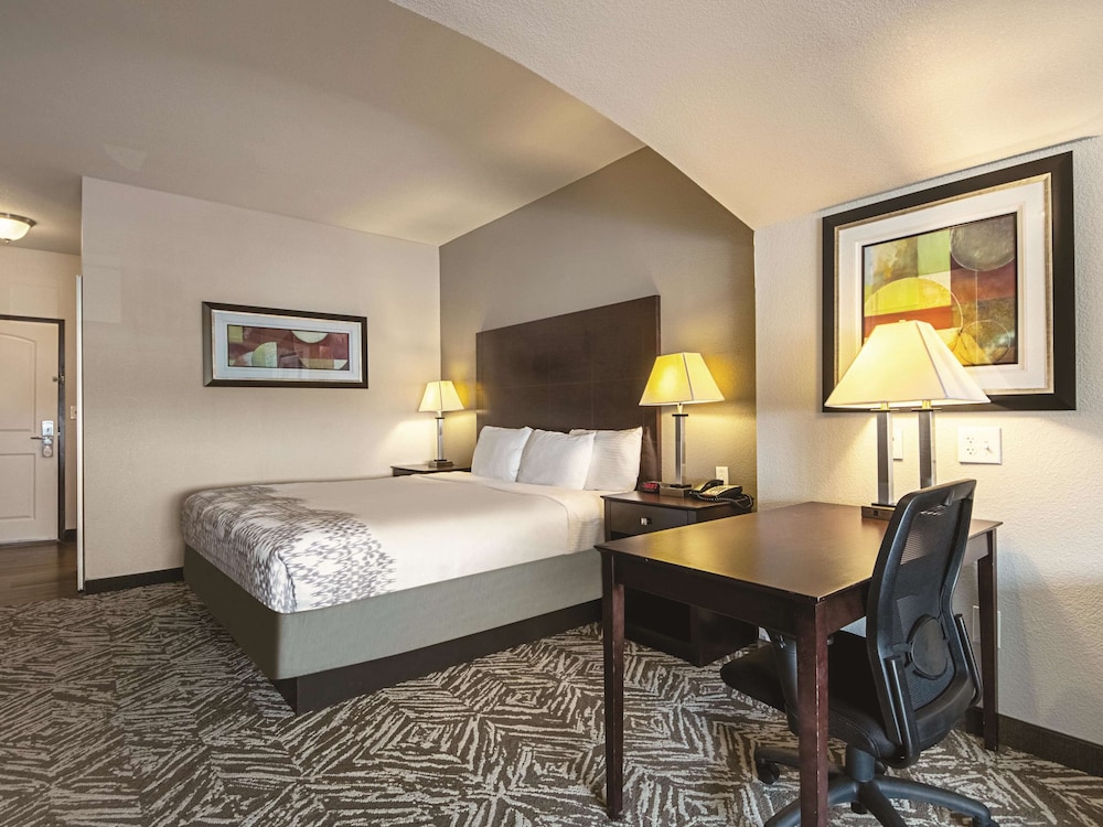 Imagen de la habitación del Hotel La Quinta Inn and Suites By Wyndham Mckinney. Foto 5