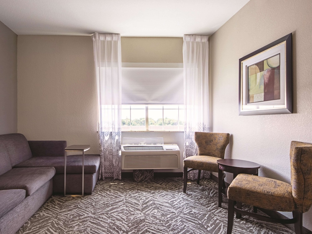 Imagen de la habitación del Hotel La Quinta Inn and Suites By Wyndham Mckinney. Foto 8