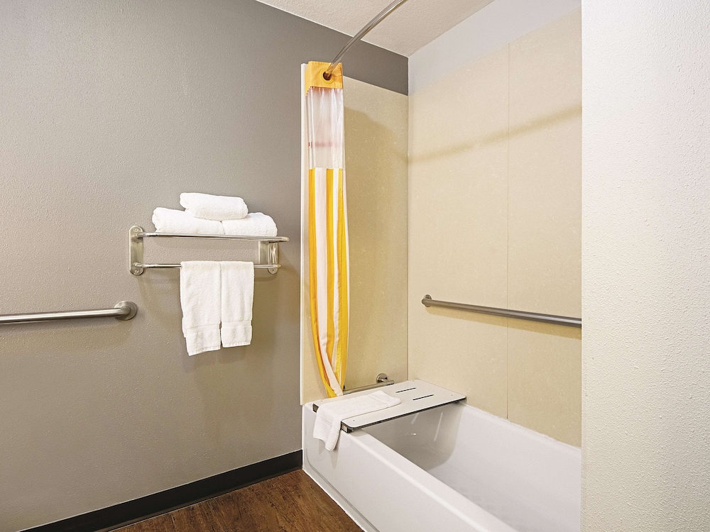 Imagen de la habitación del Hotel La Quinta Inn and Suites By Wyndham Mckinney. Foto 12
