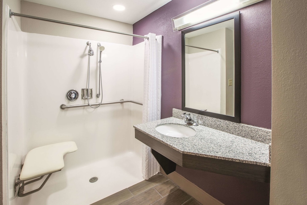 Imagen de la habitación del Hotel La Quinta Inn and Suites By Wyndham Mechanicsburg - Harrisburg. Foto 3