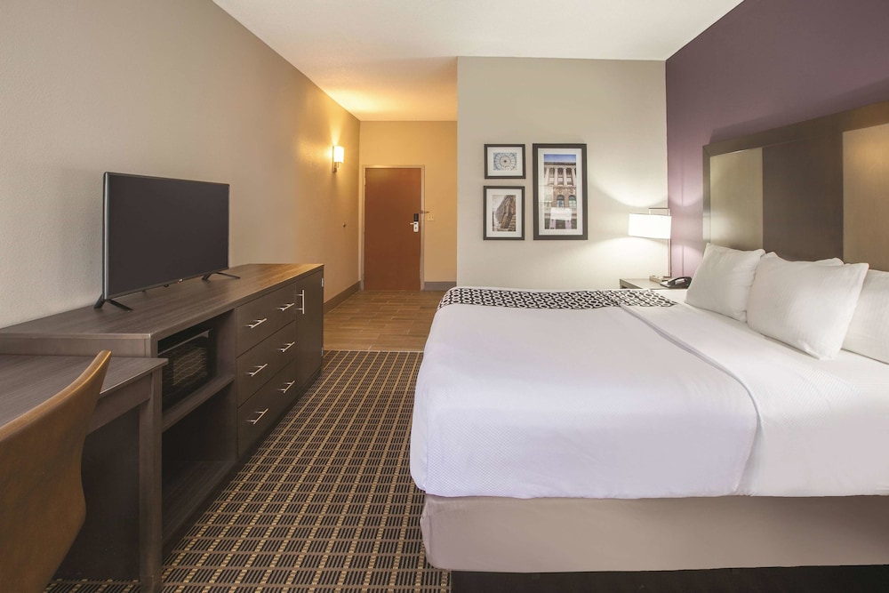 Imagen de la habitación del Hotel La Quinta Inn and Suites By Wyndham Mechanicsburg - Harrisburg. Foto 4