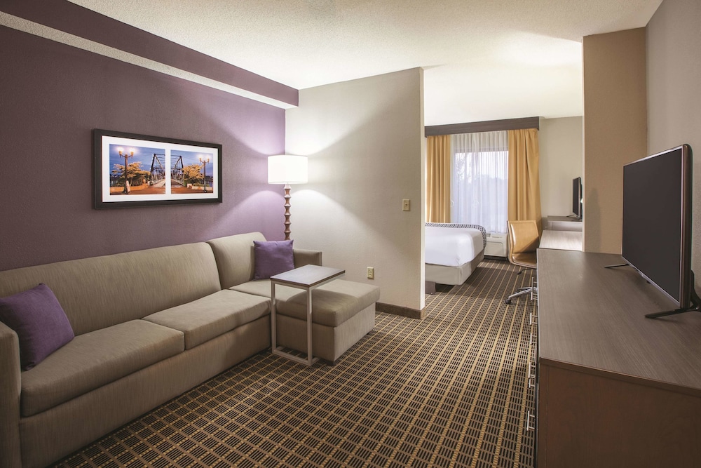 Imagen de la habitación del Hotel La Quinta Inn and Suites By Wyndham Mechanicsburg - Harrisburg. Foto 7