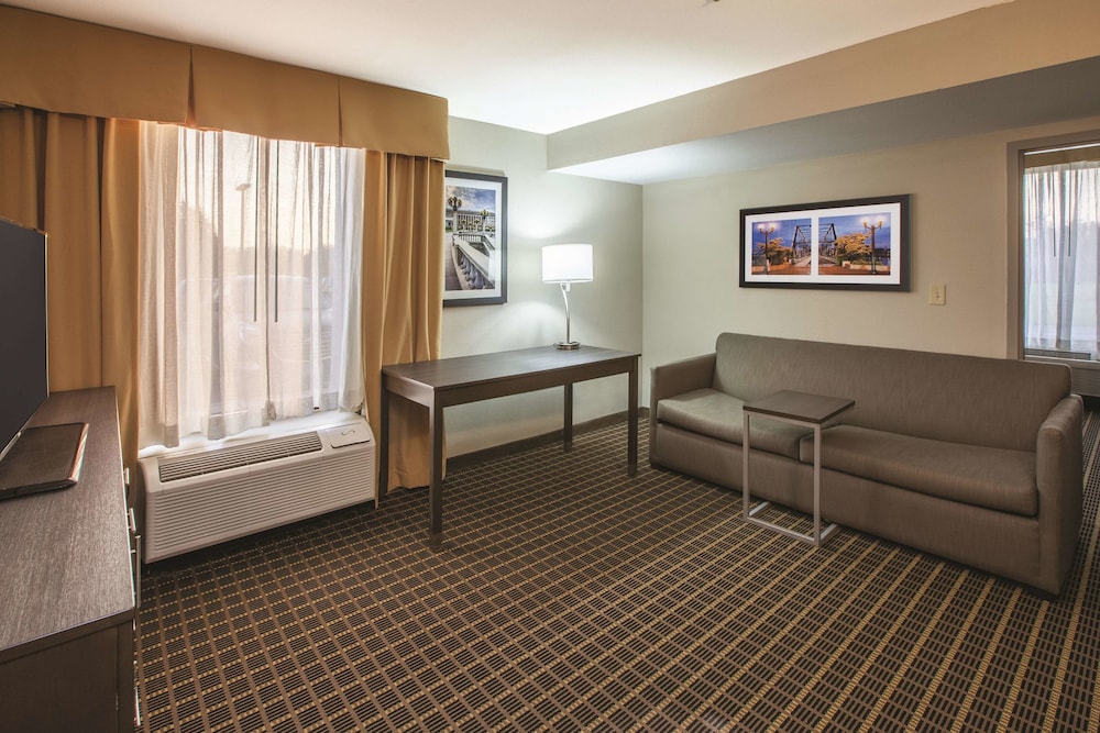 Imagen de la habitación del Hotel La Quinta Inn and Suites By Wyndham Mechanicsburg - Harrisburg. Foto 11