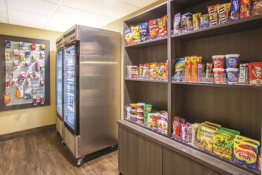 Imagen de los interiores del Hotel La Quinta Inn and Suites By Wyndham Mechanicsburg - Harrisburg. Foto 18