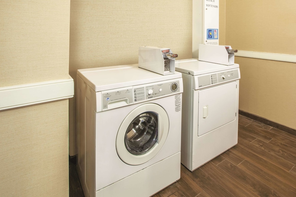 Imagen de los interiores del Hotel La Quinta Inn and Suites By Wyndham Mechanicsburg - Harrisburg. Foto 19
