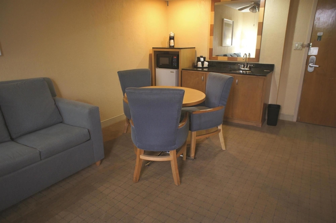 Imagen de la habitación del Hotel La Quinta Inn and Suites By Wyndham Miami Lakes. Foto 9