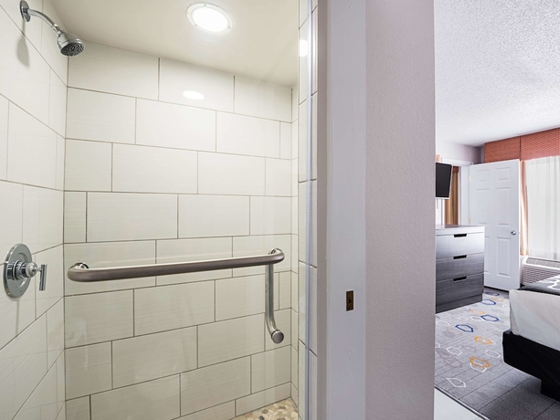 Imagen de la habitación del Hotel La Quinta Inn and Suites By Wyndham Minneapolis Northwest. Foto 14