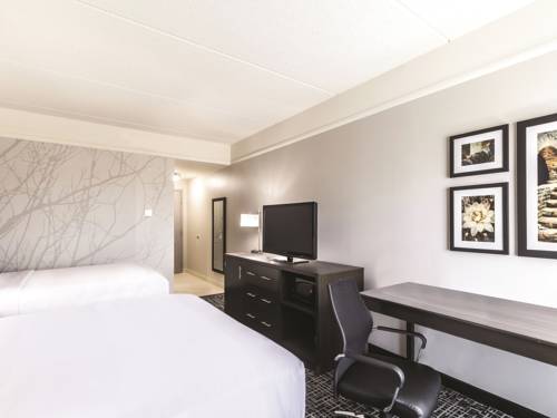 Imagen de la habitación del Hotel La Quinta Inn and Suites By Wyndham Mission At West Mcallen. Foto 10