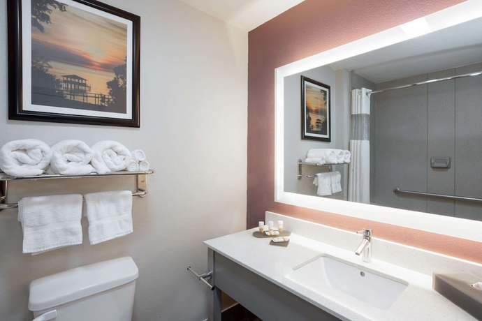 Imagen de la habitación del Hotel La Quinta Inn and Suites By Wyndham Mobile - Daphne. Foto 9