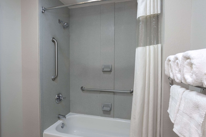 Imagen de la habitación del Hotel La Quinta Inn and Suites By Wyndham Mobile - Daphne. Foto 10