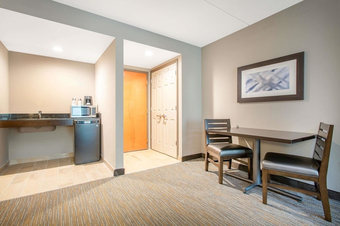 Imagen de la habitación del Hotel La Quinta Inn and Suites By Wyndham Mooresville. Foto 9