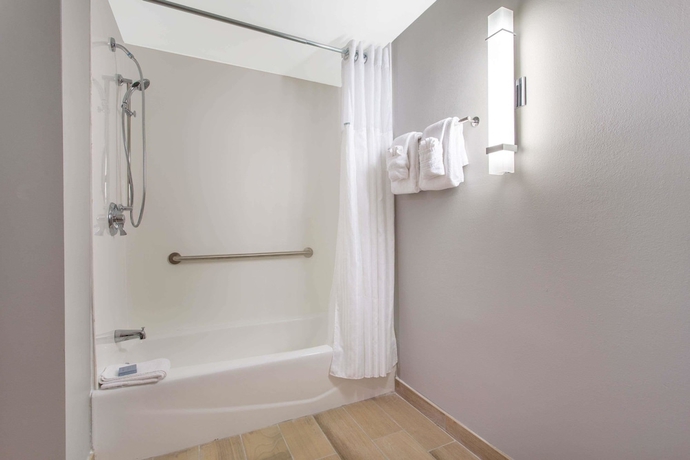 Imagen de la habitación del Hotel La Quinta Inn and Suites By Wyndham Mooresville. Foto 11