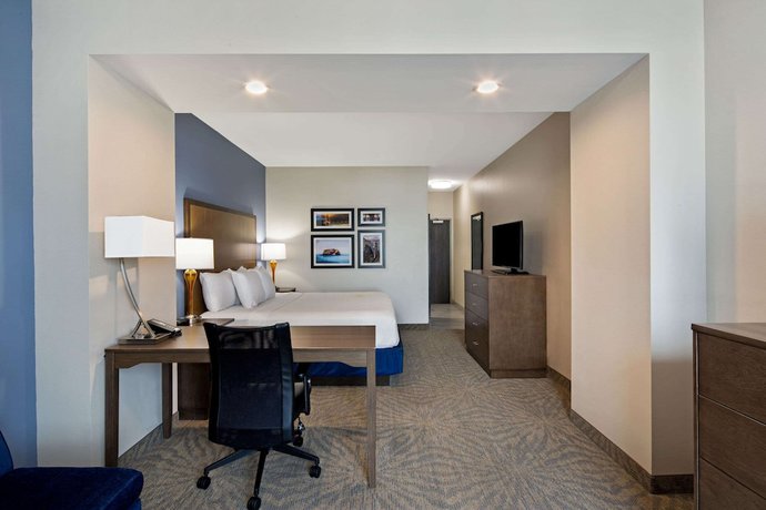 Imagen de la habitación del Hotel La Quinta Inn and Suites By Wyndham Morgan Hill-san Jose South. Foto 2