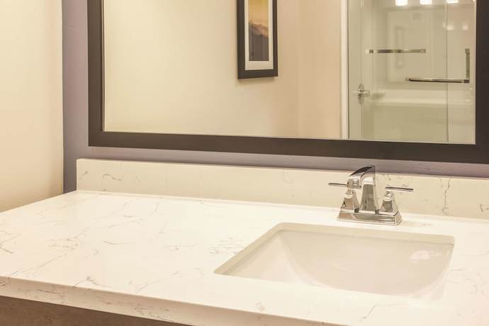 Imagen de la habitación del Hotel La Quinta Inn and Suites By Wyndham Morgan Hill-san Jose South. Foto 4