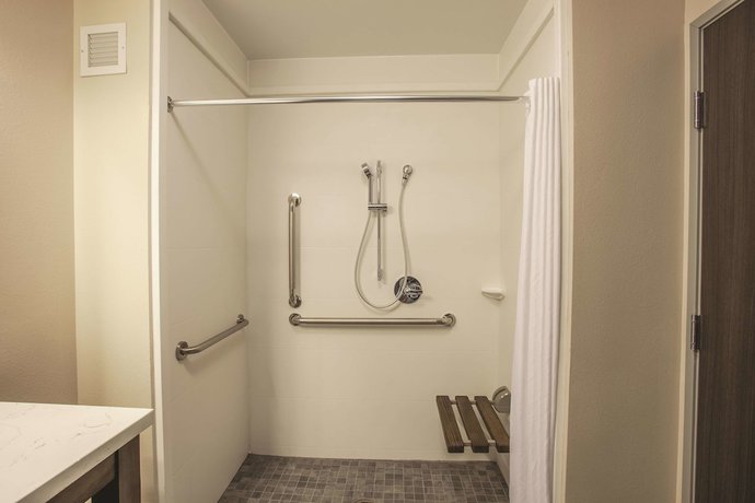 Imagen de la habitación del Hotel La Quinta Inn and Suites By Wyndham Morgan Hill-san Jose South. Foto 5