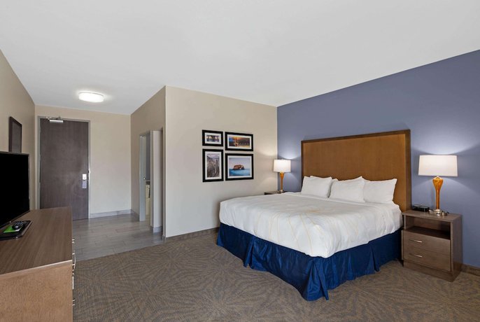 Imagen de la habitación del Hotel La Quinta Inn and Suites By Wyndham Morgan Hill-san Jose South. Foto 6