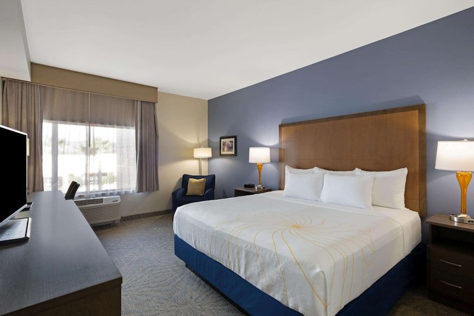 Imagen de la habitación del Hotel La Quinta Inn and Suites By Wyndham Morgan Hill-san Jose South. Foto 9