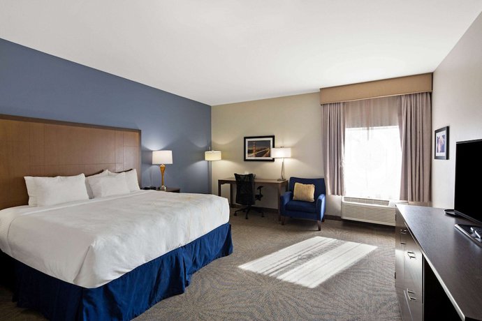 Imagen de la habitación del Hotel La Quinta Inn and Suites By Wyndham Morgan Hill-san Jose South. Foto 10