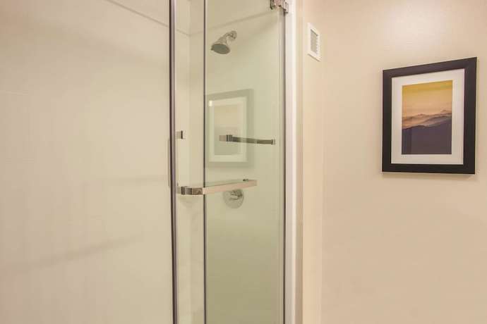 Imagen de la habitación del Hotel La Quinta Inn and Suites By Wyndham Morgan Hill-san Jose South. Foto 15