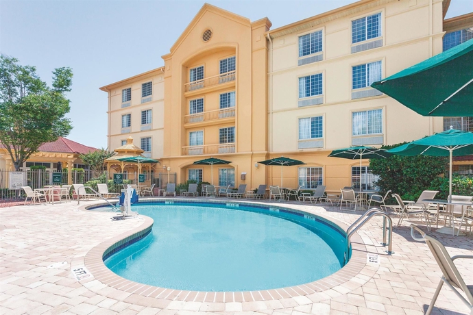 Imagen de la piscina del Hotel La Quinta Inn and Suites By Wyndham Myrtle Beach Broadway Area. Foto 15
