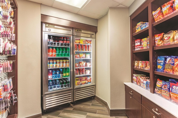 Imagen general del Hotel La Quinta Inn and Suites By Wyndham Myrtle Beach Broadway Area. Foto 2