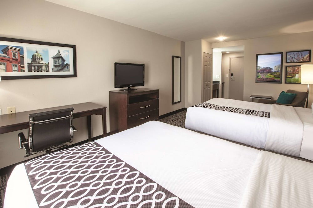 Imagen de la habitación del Hotel La Quinta Inn and Suites By Wyndham New Cumberland-harrisburg. Foto 1