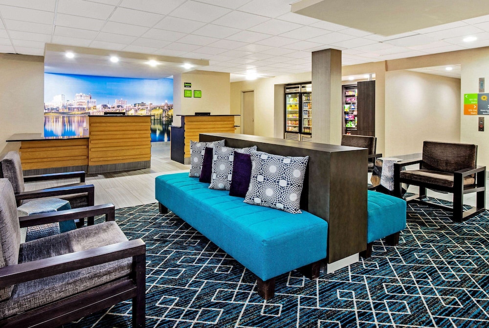 Imagen de los interiores del Hotel La Quinta Inn and Suites By Wyndham New Cumberland-harrisburg. Foto 19