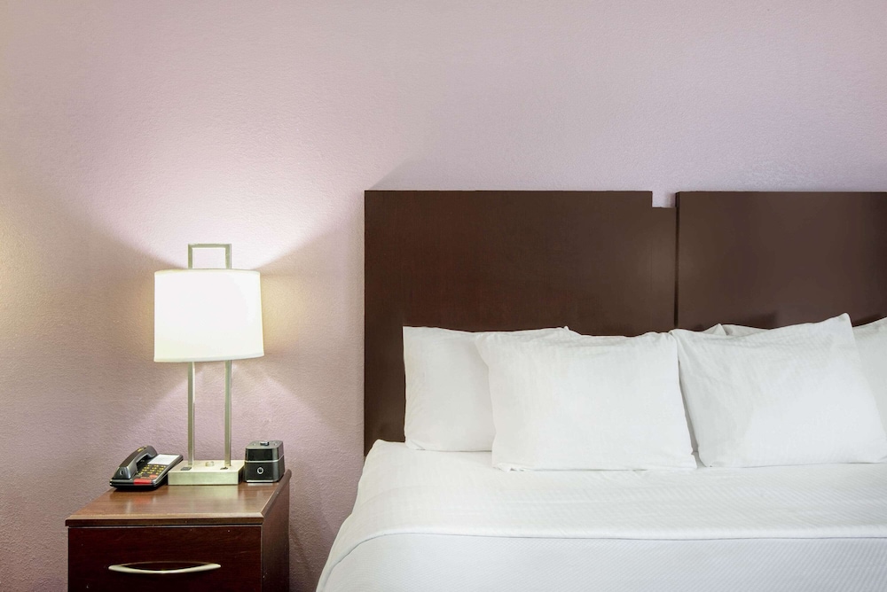 Imagen de la habitación del Hotel La Quinta Inn and Suites By Wyndham New Cumberland-harrisburg. Foto 14