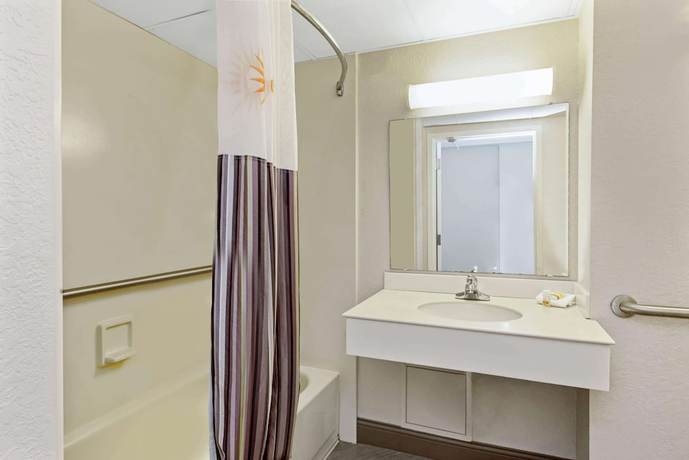 Imagen general del Hotel La Quinta Inn and Suites By Wyndham New Orleans Airport. Foto 1